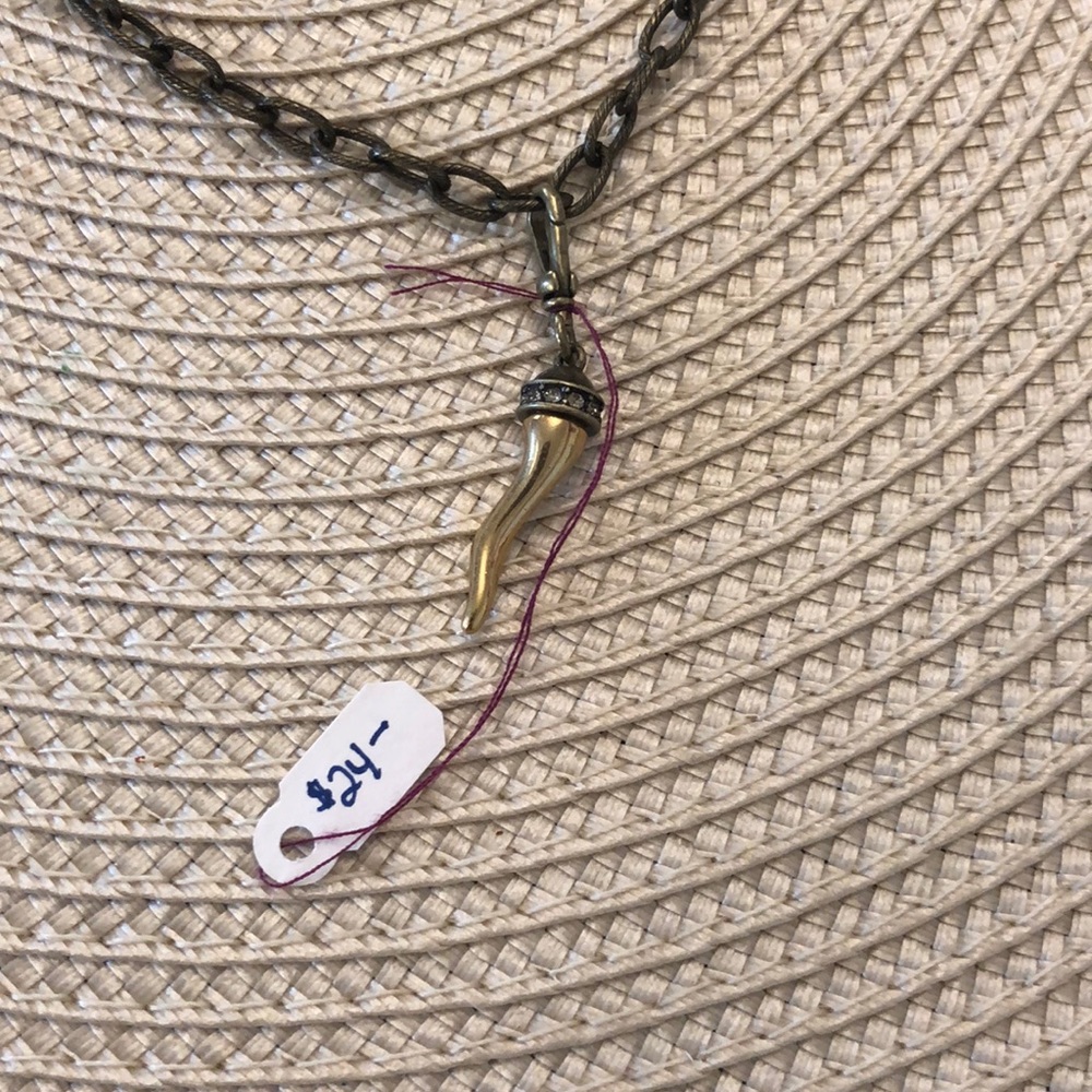 C+I horn charm style C009